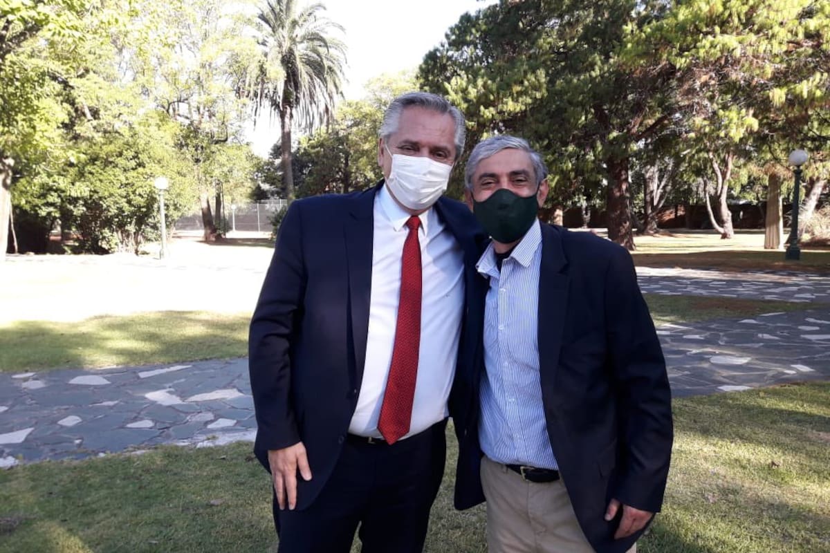 El diputado José Luis Martiarena, con el presidente Alberto Fernández, en una foto tomada en la residencia de Olivos el 30 de diciembre de 2020