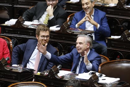 El diputado Miguel Pichetto al final de la tercera jornada de debate por la "Ley Ómnibus"