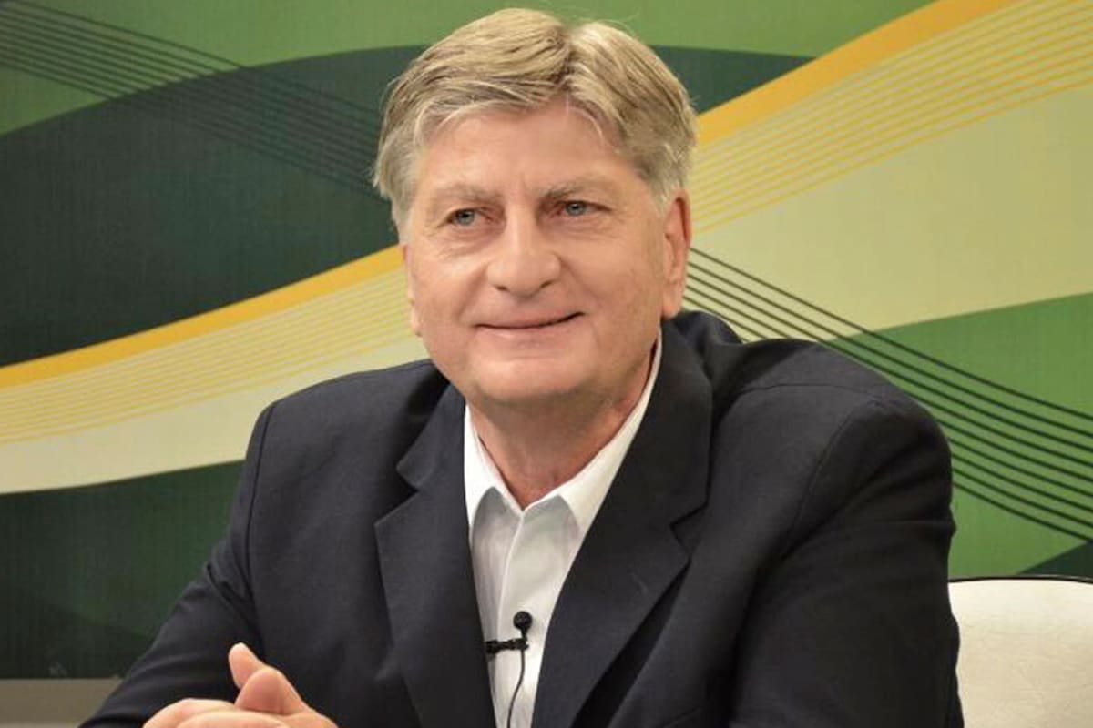 El diputado nacional busca mantener la hegemonía del PJ en el gobierno provincial; no descarta un acercamiento a Cristina Kirchner