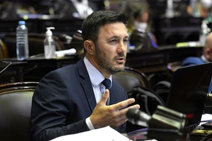 El diputado nacional Luis Petri (UCR) pide investigar la gestión del Ejecutivo respecto a la vacuna contra el coronavirus