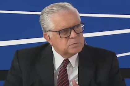 El diputado nacional Ricardo López Murphy durante la entrevista en LN+