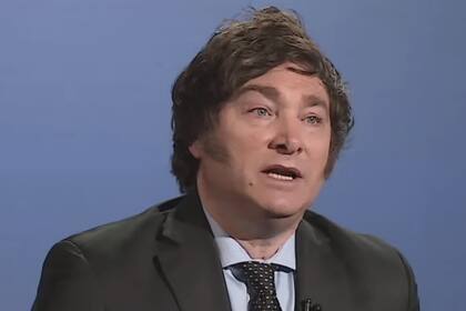 Javier Milei (La Libertad Avanza): "Hay que pasar la motosierra por donde roba la política; hay que reventar la obra pública y las transferencias discrecionales a la política"