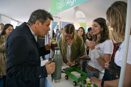 El diputado radical Facundo Manes, cuando visitó Expoagro