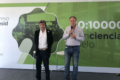 El director Adjunto de Prospectiva de Aapresid, Marcelo Torres, y el presidente de la institución,