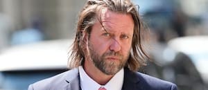 Pese al pedido de “clemencia” de Keanu Reeves, Carl Rinsch fue condenado por estafar a Netflix
