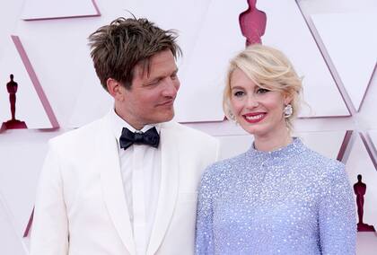 El director danés Thomas Vinterberg y su mujer, la actriz Helene Reingaard Neumann, se mostraron enamorados en la alfombra roja
