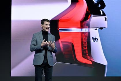 El director de Diseño de Volvo adelantó que sus próximos habitáculos incorporarán más controles físicos