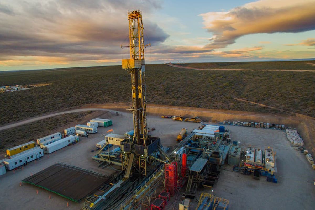 El director de finanzas de Pan American Energy dice que se necesita un marco regulatorio adecuado, pero que el Gobierno lo analiza