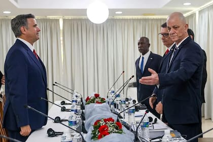 El director de la CIA John Ratcliffe reunido con oficiales cubanos en La Havana