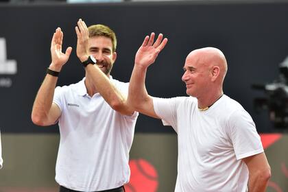 El director del Río Open Luiz Carvalho y Andre Agassi, la leyenda estadounidense que estuvo el fin de semana pasado en el torneo