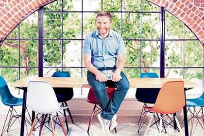 El director ejecutivo de Area 120, Alex Gawley, y empleados con iniciativa explican los lineamientos del programa que ya lleva dos años y que ayuda a que ideas brillantes lleguen a buen puerto