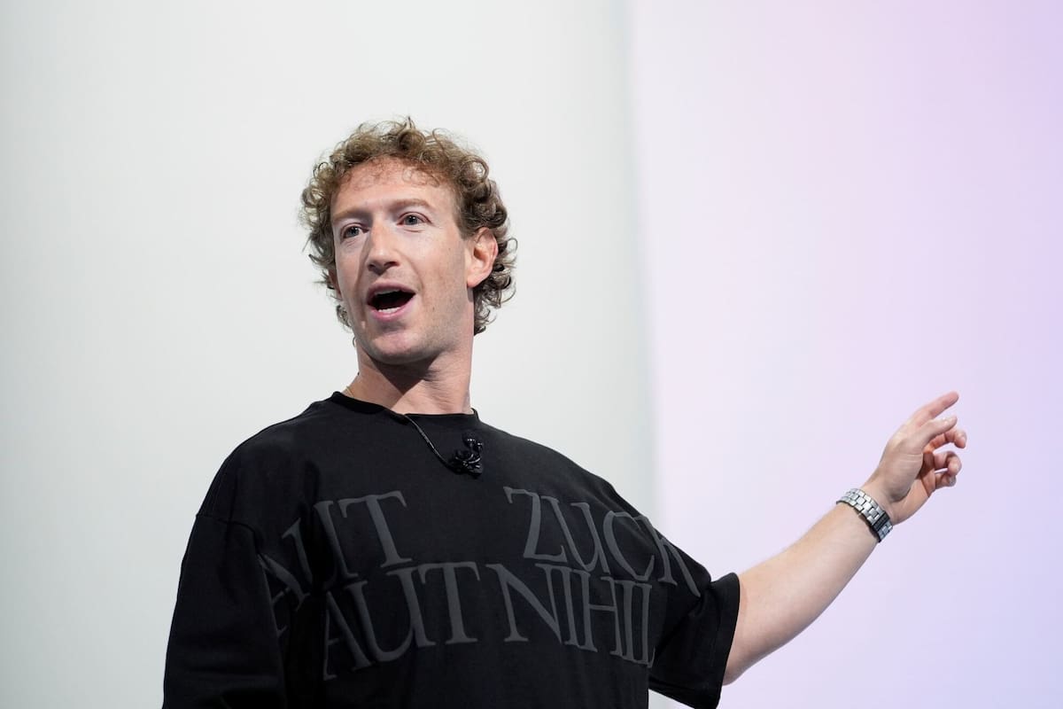 El director ejecutivo de Meta, Mark Zuckerberg, ha pedido que se reduzcan las barreras estadounidenses para que los modelos de IA de peso abierto puedan competir con sus rivales chinos
