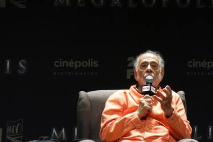 El director Francis Ford Coppola participa en una conferencia de prensa sobre su película "Megalópolis" en el Festival de Cine de Morelia, en Morelia, México, el martes 22 de octubre de 2024. (Foto AP/Berenice Bautista)