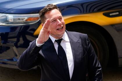 El director general de Tesla, Elon Musk, sale de un centro de justicia en Wilmington, Delaware, el martes 13 de julio de 2021.