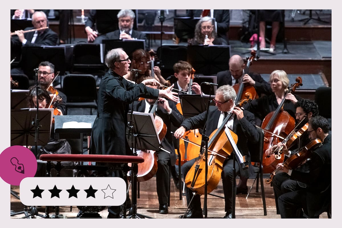 El director italiano Evelino Pidò al frente de la Orquesta Estable del Teatro Colón, en el concierto inaugural de la temporada