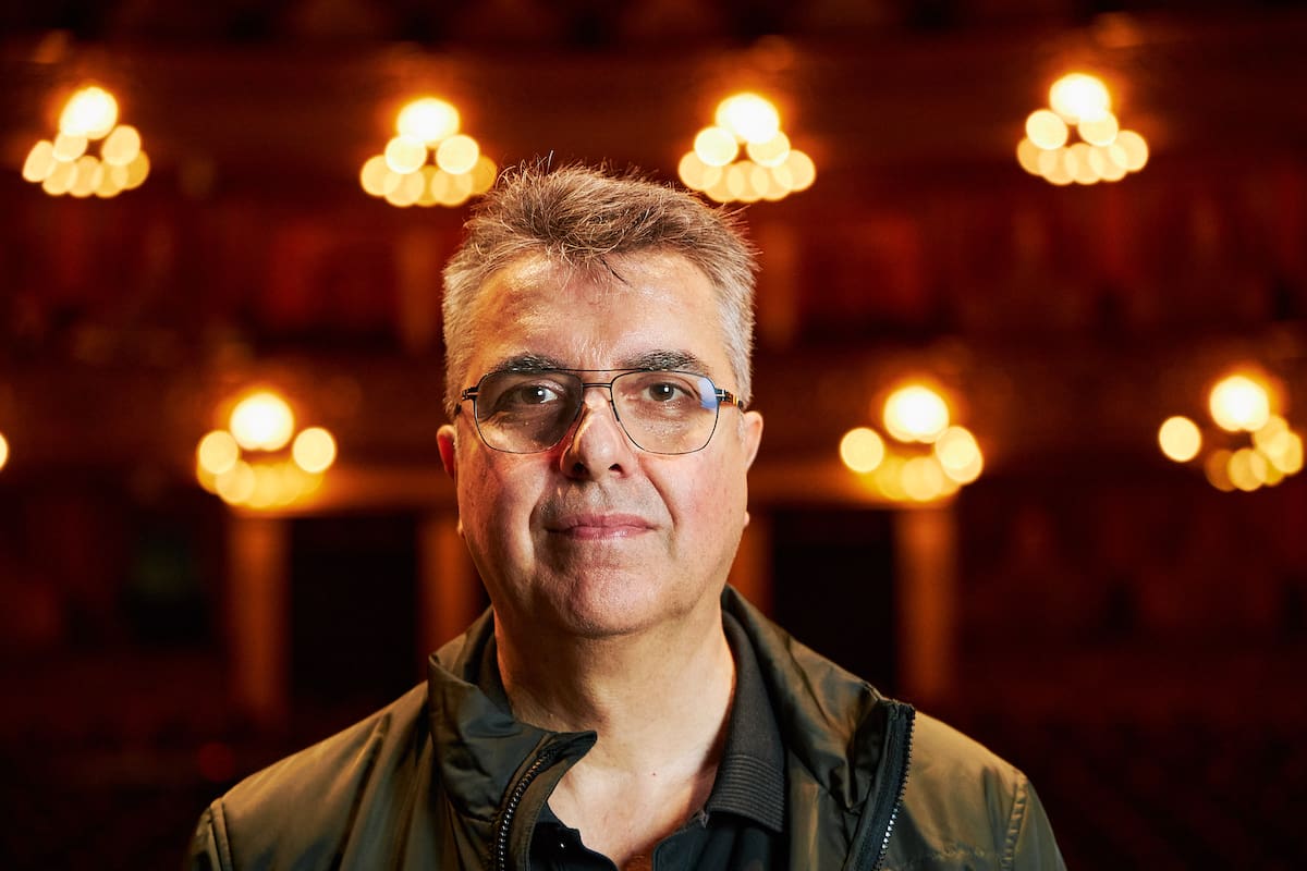 El director italiano Pier Francesco Maestrini tiene a su cargo la puesta de la trilogía de óperas que Giacomo Puccini compuso en 1918, integrada por Il Tabarro, Suor Angelica y Gianni Schicchi