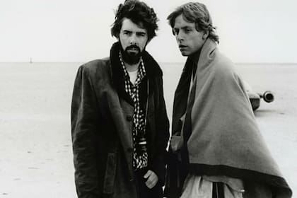 El director junto a Mark Hamill en la filmación de la primera Star Wars