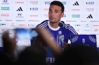 Scaloni se mostró ambiguo sobre posibles cambios y fue tajante respecto a los recuerdos de la guerra