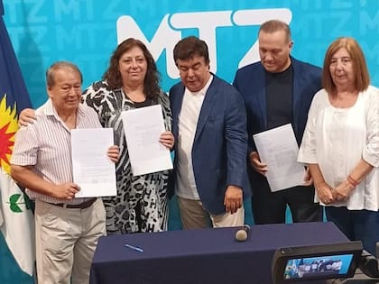 El dirigente de la Coalición Cívica Héctor Toty" Flores y dos exconcejales de Cambiemos asumieron en el gabinete de Fernando Espinoza