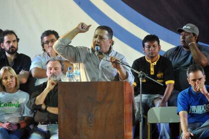 El dirigente de Miles, Luis D''Elía, durante su discurso