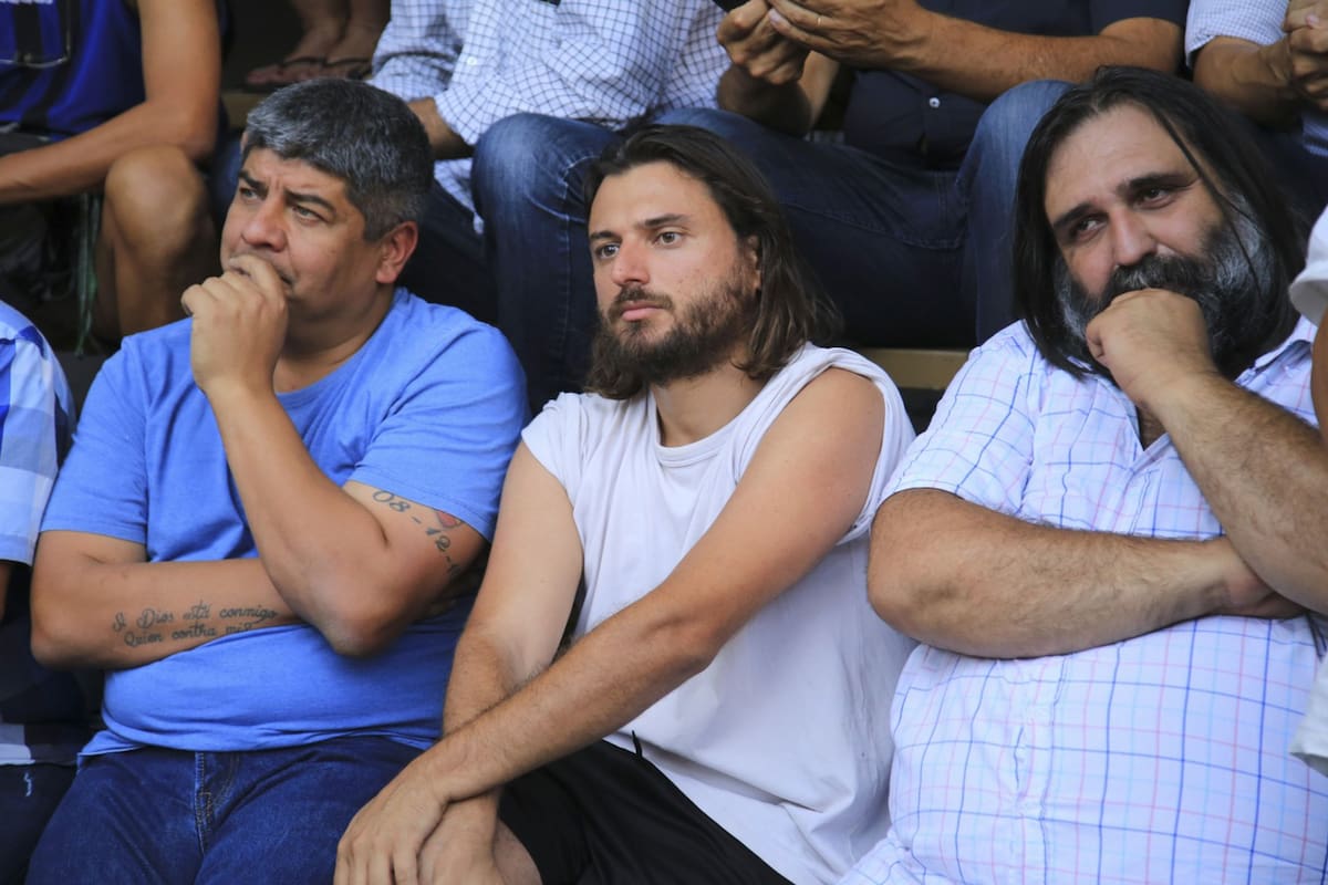 El dirigente social celebró la imputación del Gobierno a grandes empresas por no distribuir sus productos; también se sumó Pablo Moyano