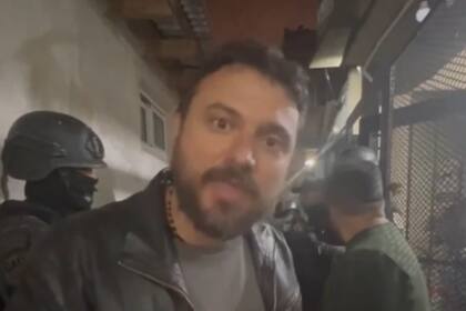 El dirigente social Juan Grabois acudió a la casa de Fernanda Miño