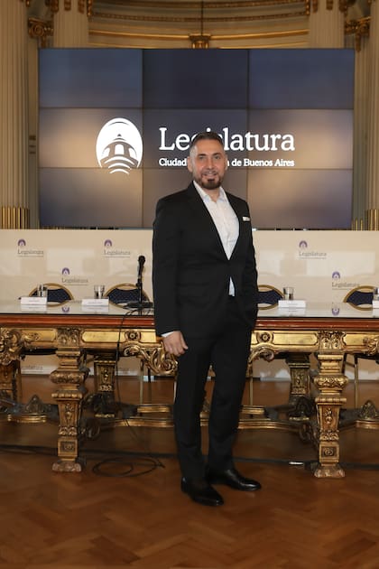 El diseñador argentino Gustavo Cadile, distinguido Personalidad Destacada de la Cultura por la Legislatura de la Ciudad de Buenos Aires