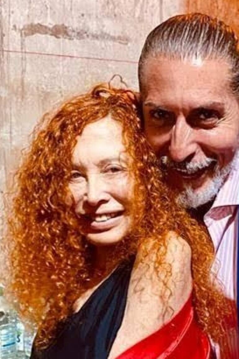 El diseñador César Juricich junto a su amiga y colega, Maureene Dinar