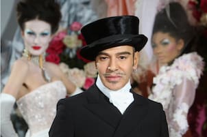 John Galliano renuncia al homenaje que iba a rendirle el Met tras recibir una ola de críticas