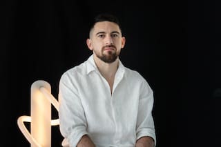 El diseñador industrial que transformó la curiosidad en luz
