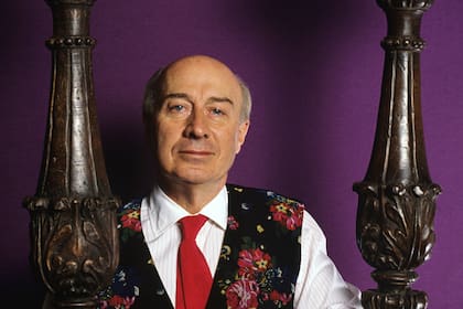 El diseñador italiano y exjefe de Gucci, Paolo Gucci, visto en su casa de West Sussex, Reino Unido, en agosto de 1988