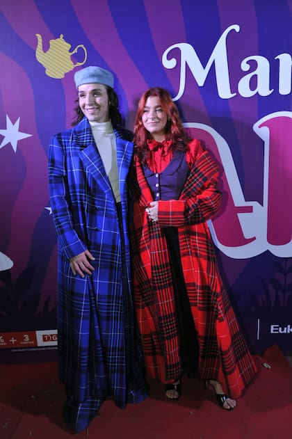 El diseñador Jorge Rey y la actriz Luisina Arito fueron con un look temático acorde a la ocasión