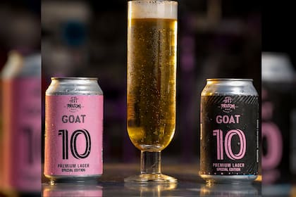 El diseño de GOAT 10 tiene dos variantes; color rosa con vivos negros y a la inversa