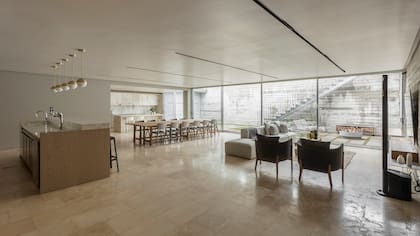 El diseño de interiores, a cargo de Jimena Marrano, mantuvo el mismo lenguaje que la casa original.