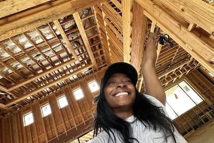 El diseño llevó más de un año y la aprobación de la HOA demoró el comienzo de la obra hasta febrero de 2022