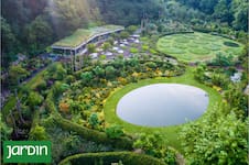 Dieciséis jardines temáticos donde las curvas, los setos y los cambios de escala transforman la manera de mirar las plantas