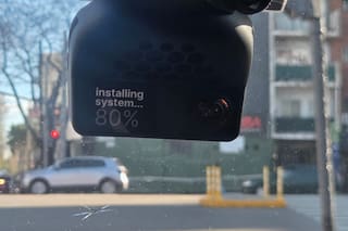 Cómo funciona Comma.ai, el dispositivo viral que hace tu auto semiautónomo