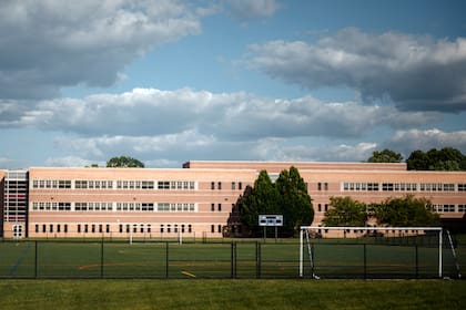 El distrito escolar de Great Valley dijo que había registrado 22 cuentas de TikTok creadas por estudiantes que se hacían pasar por maestros en la escuela intermedia