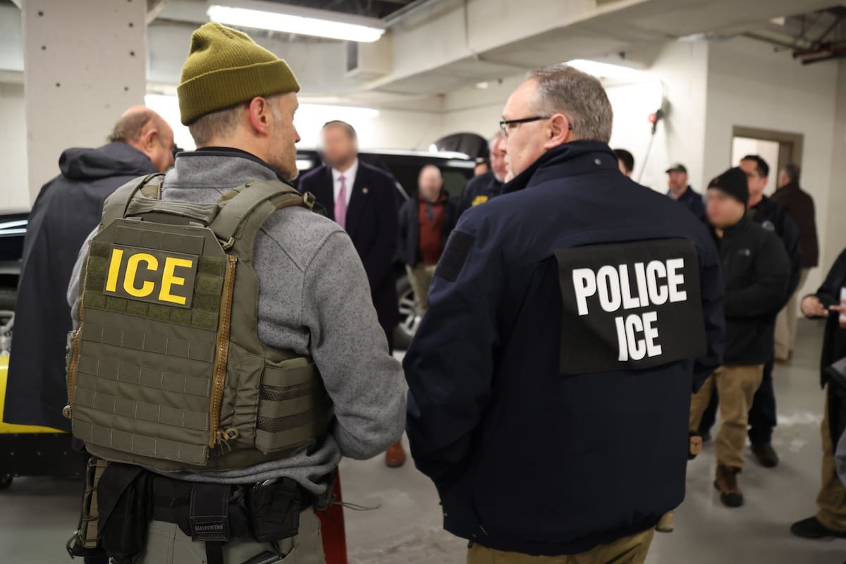 El distrito escolar habló sobre el caso del maestro deportado
