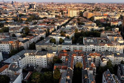 El distrito Wilmersdorf con edificios de oficinas y apartamentos en Berlín, Alemania. (AP Foto/Michael Sohn, archivo)