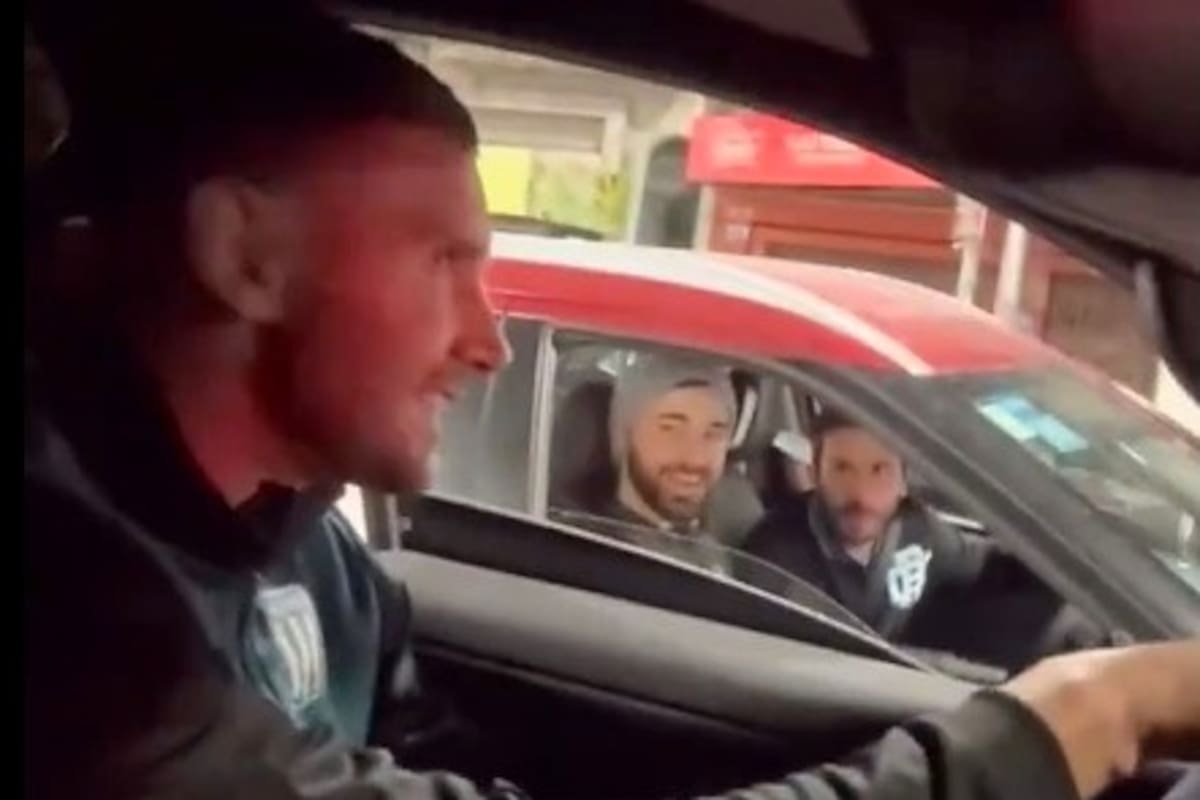El divertido diálogo de Maravilla Martínez con dos hinchas de Racing, de auto a auto