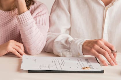 El divorcio no exime a un ciudadano estadounidense de ciertas responsabilidades relacionadas con el proceso de estatus