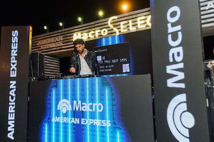 El Dj Meme Bouquet musicalizó la noche con los mejores temas de la temporada