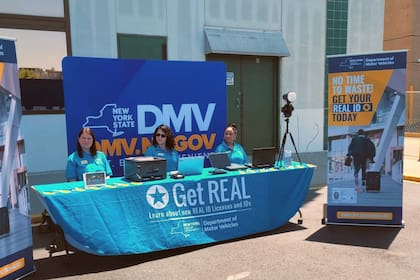 El DMV amplió los horarios en sus oficinas mediante los Jueves de Real ID
