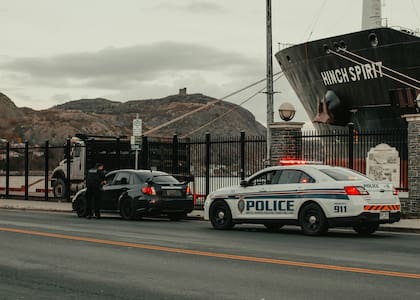 El DMV de Nevada ofrece una herramienta en línea para saber si alguien tiene multas sin pagar (Unsplash)