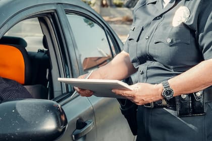 El DMV de Nueva York aplica un sistema de puntos que puede derivar en la suspensión de la licencia de conducir