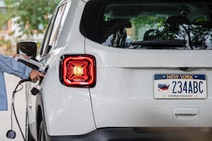 El DMV lanza una nueva placa por el aniversario 250 de EE.UU.: cuánto cuesta y cómo conseguirla
