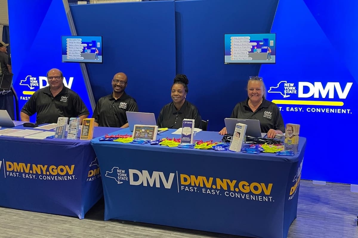 El DMV implementó unidades móviles en diversos puntos para facilitar la actualización de su identificación Real ID