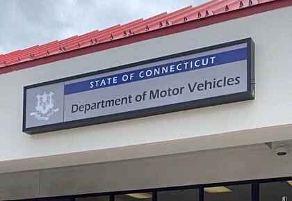 El DMV se encarga de otorgar las licencias de conducir en Connecticut