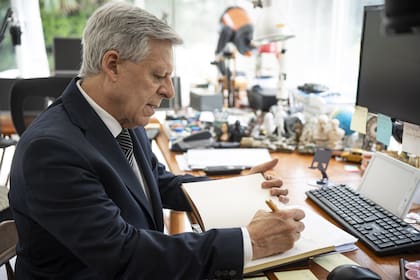 El doctor Daniel López Rosetti presentó recientemente su nuevo libro Una buena vida